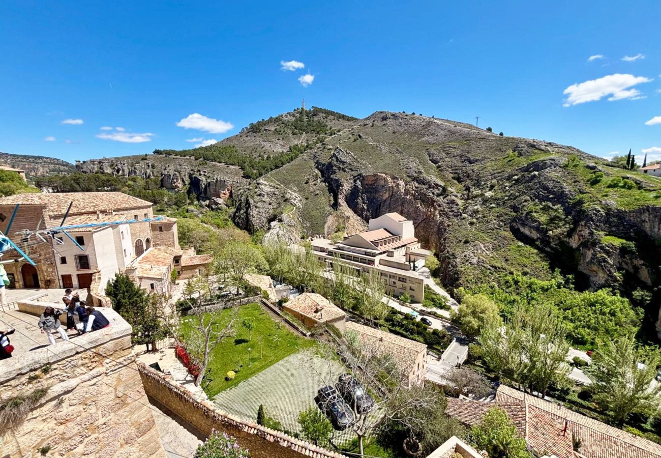 Apartamento en Cuenca - Casa Colgada “Mirador de Leonor” by Gloove