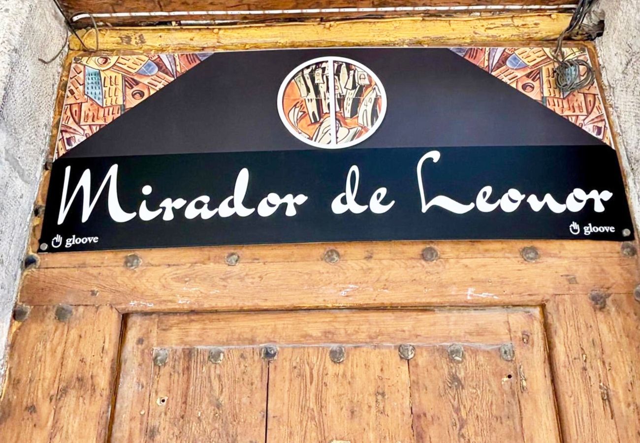 Apartamento en Cuenca - Casa Colgada “Mirador de Leonor” by Gloove