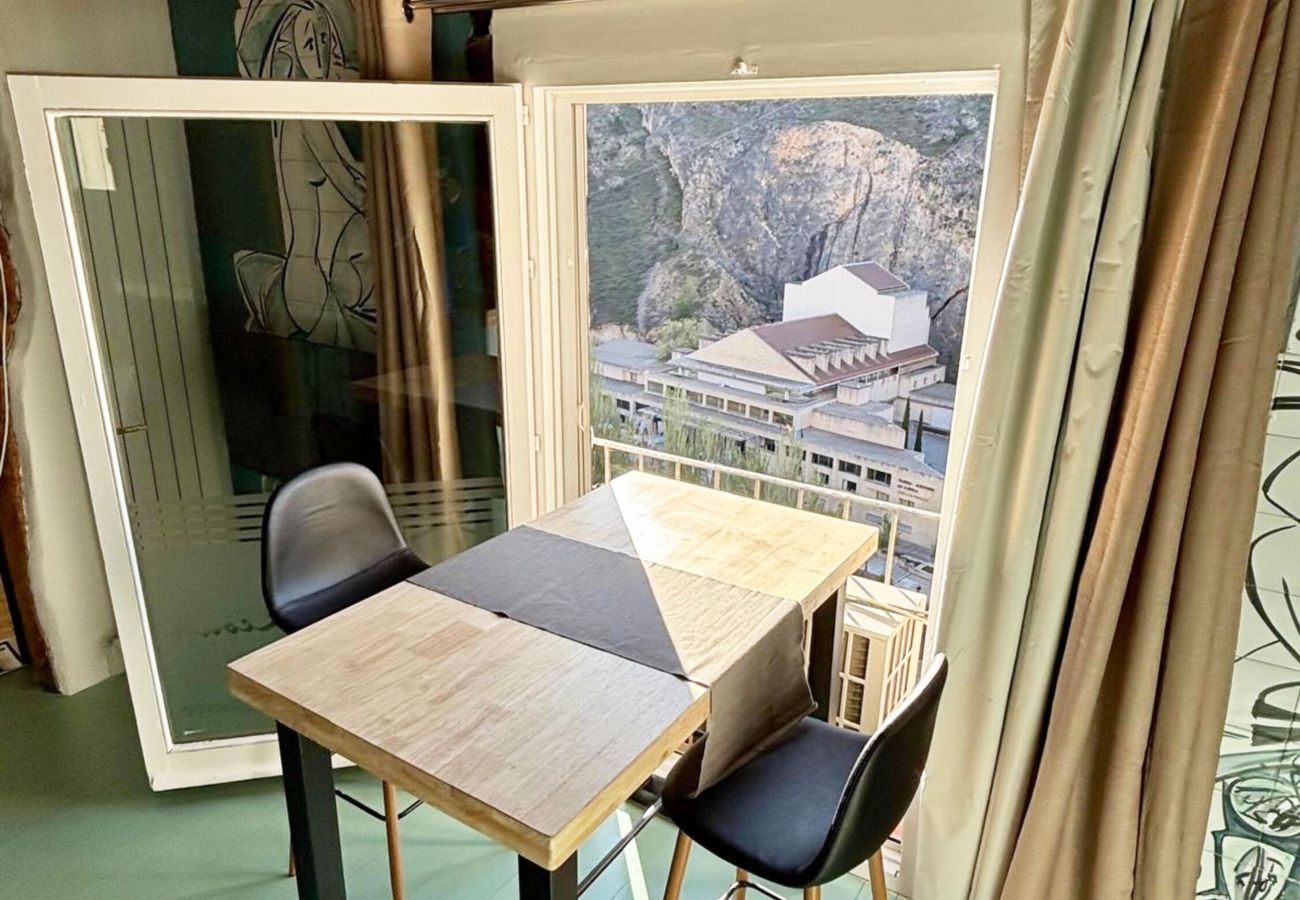 Apartamento en Cuenca - Casa Colgada “Mirador de Leonor” by Gloove
