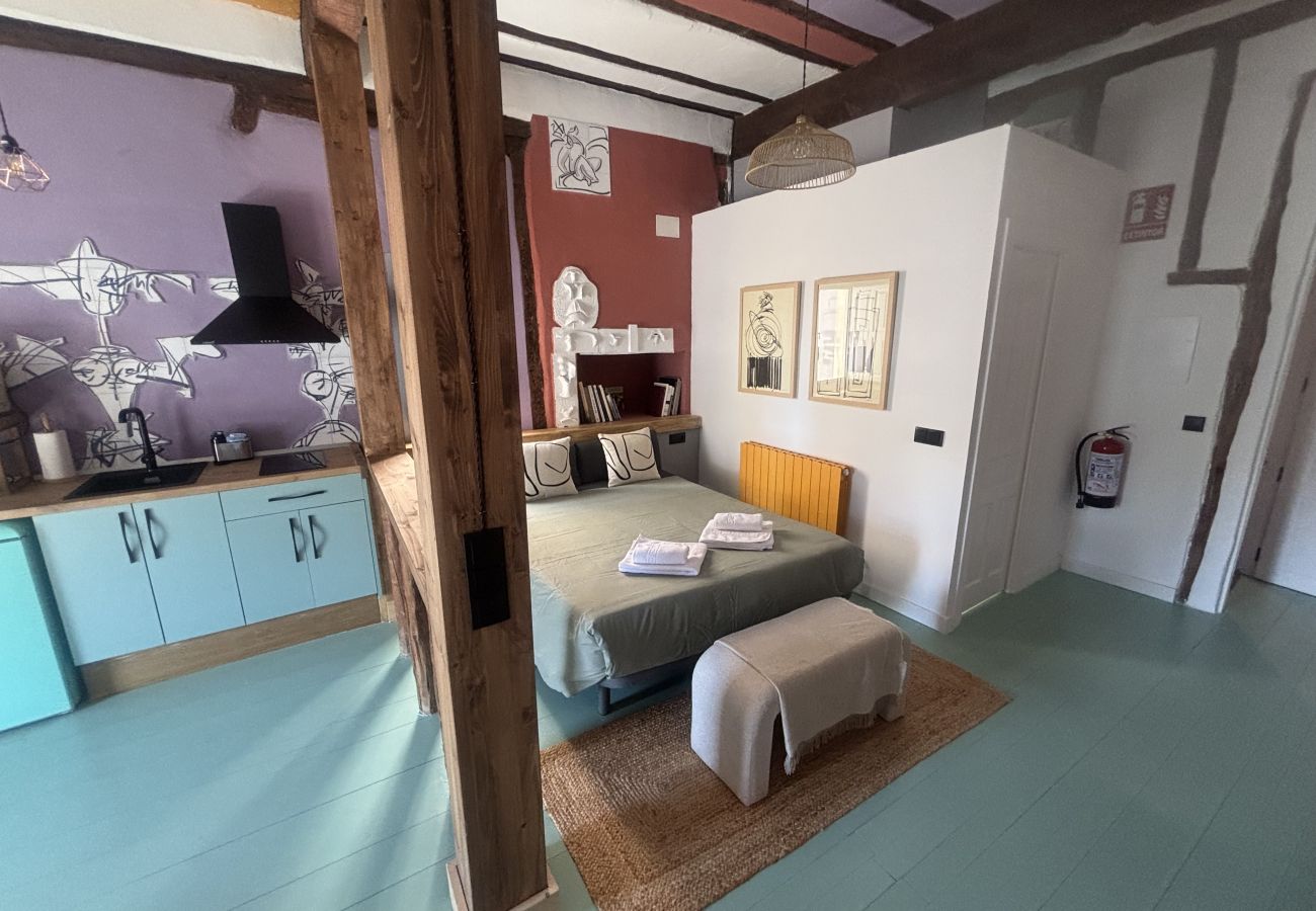 Estudio en Cuenca - Casa Colgada “Mirador de Leonor II” by Gloove