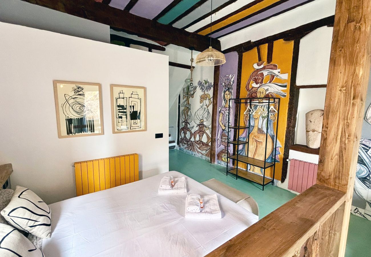Estudio en Cuenca - Casa Colgada “Mirador de Leonor II” by Gloove