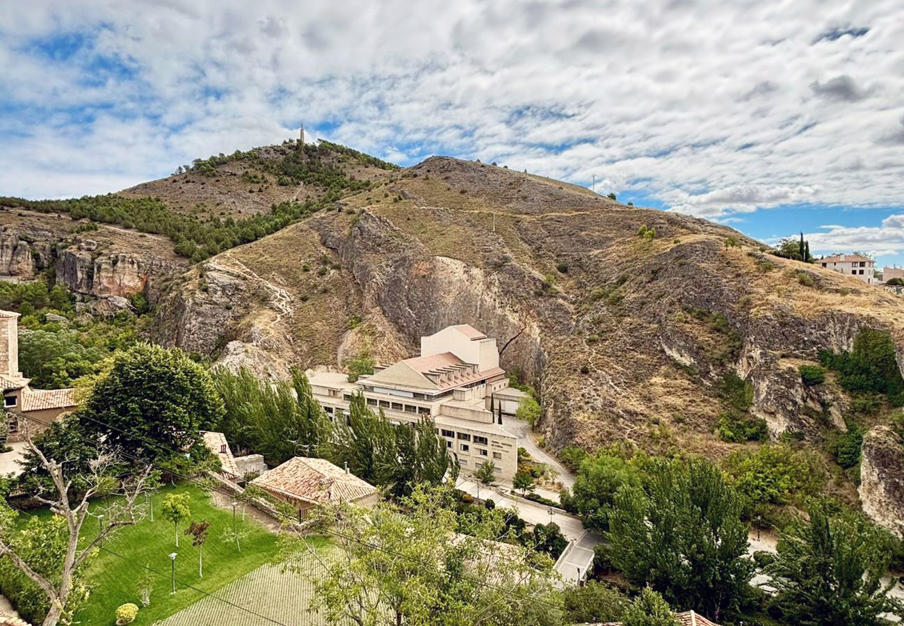 Estudio en Cuenca - Casa Colgada “Mirador de Leonor II” by Gloove