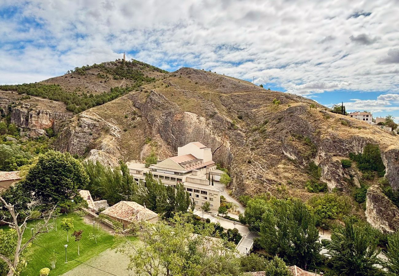 Estudio en Cuenca - Casa Colgada “Mirador de Leonor II” by Gloove