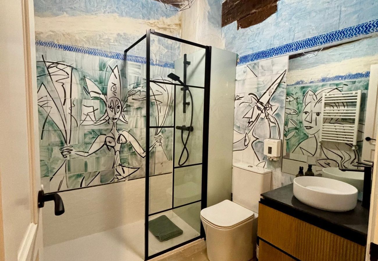 Estudio en Cuenca - Casa Colgada “Mirador de Leonor III” by Gloove