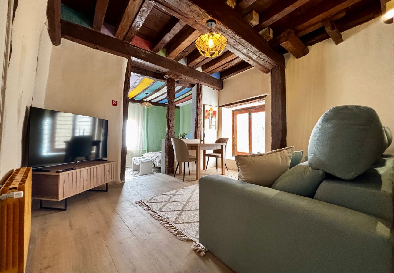 Estudio en Cuenca - Casa Colgada “Mirador de Leonor III” by Gloove