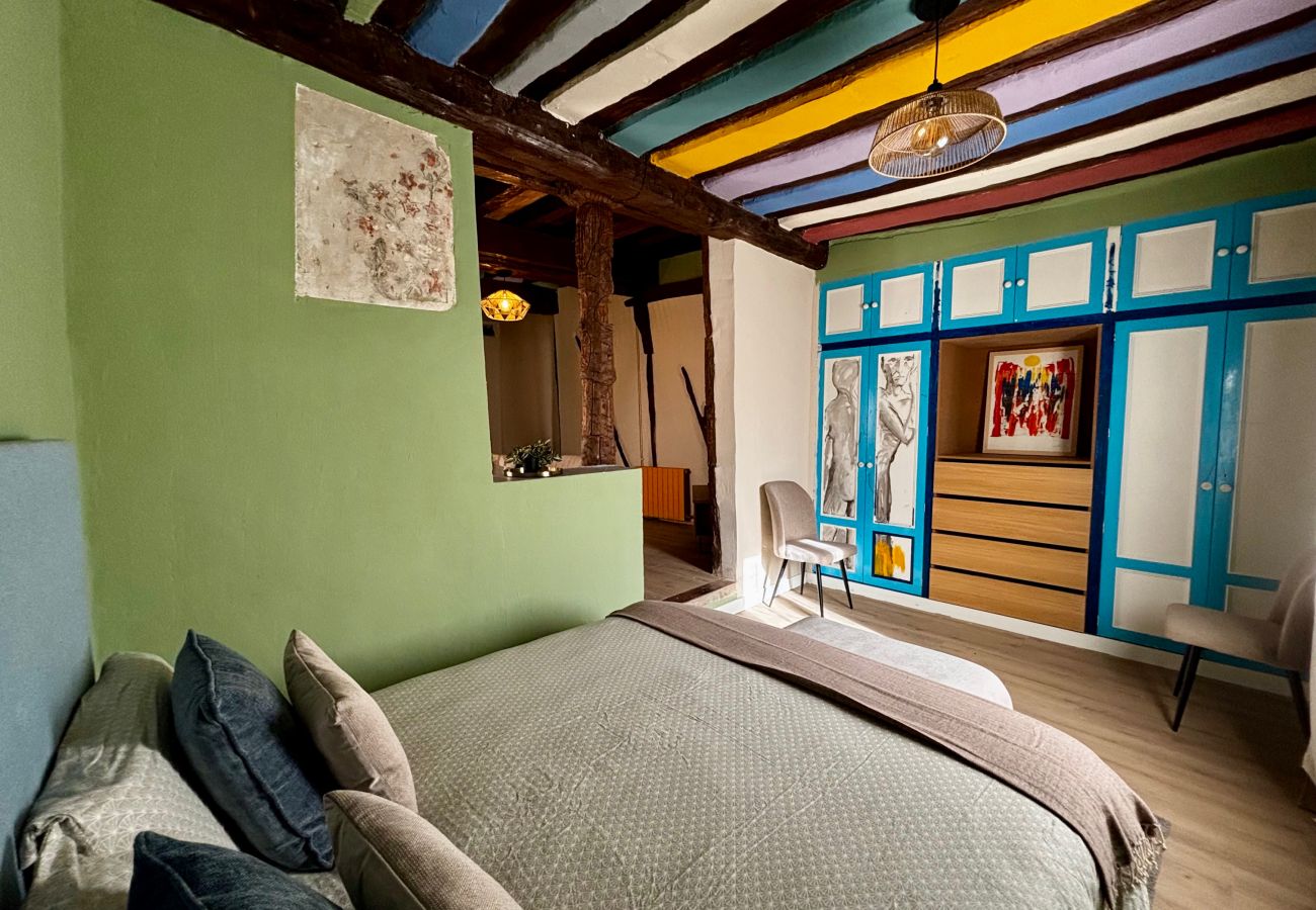 Estudio en Cuenca - Casa Colgada “Mirador de Leonor III” by Gloove