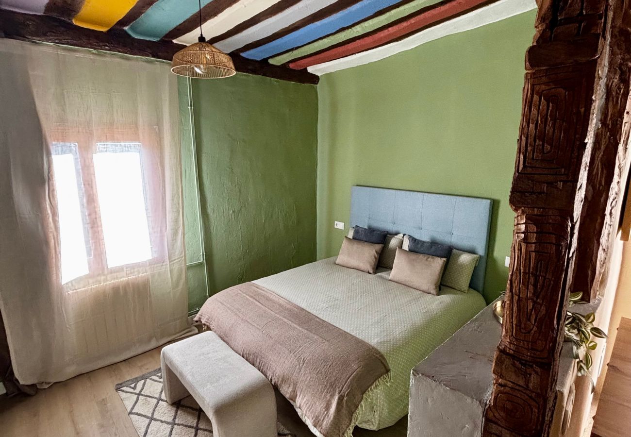 Estudio en Cuenca - Casa Colgada “Mirador de Leonor III” by Gloove