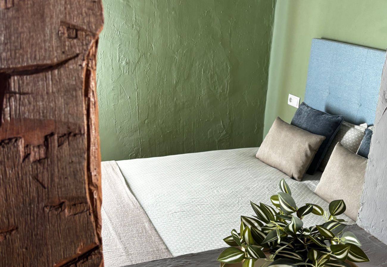 Estudio en Cuenca - Casa Colgada “Mirador de Leonor III” by Gloove