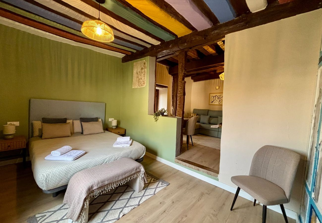 Estudio en Cuenca - Casa Colgada “Mirador de Leonor III” by Gloove