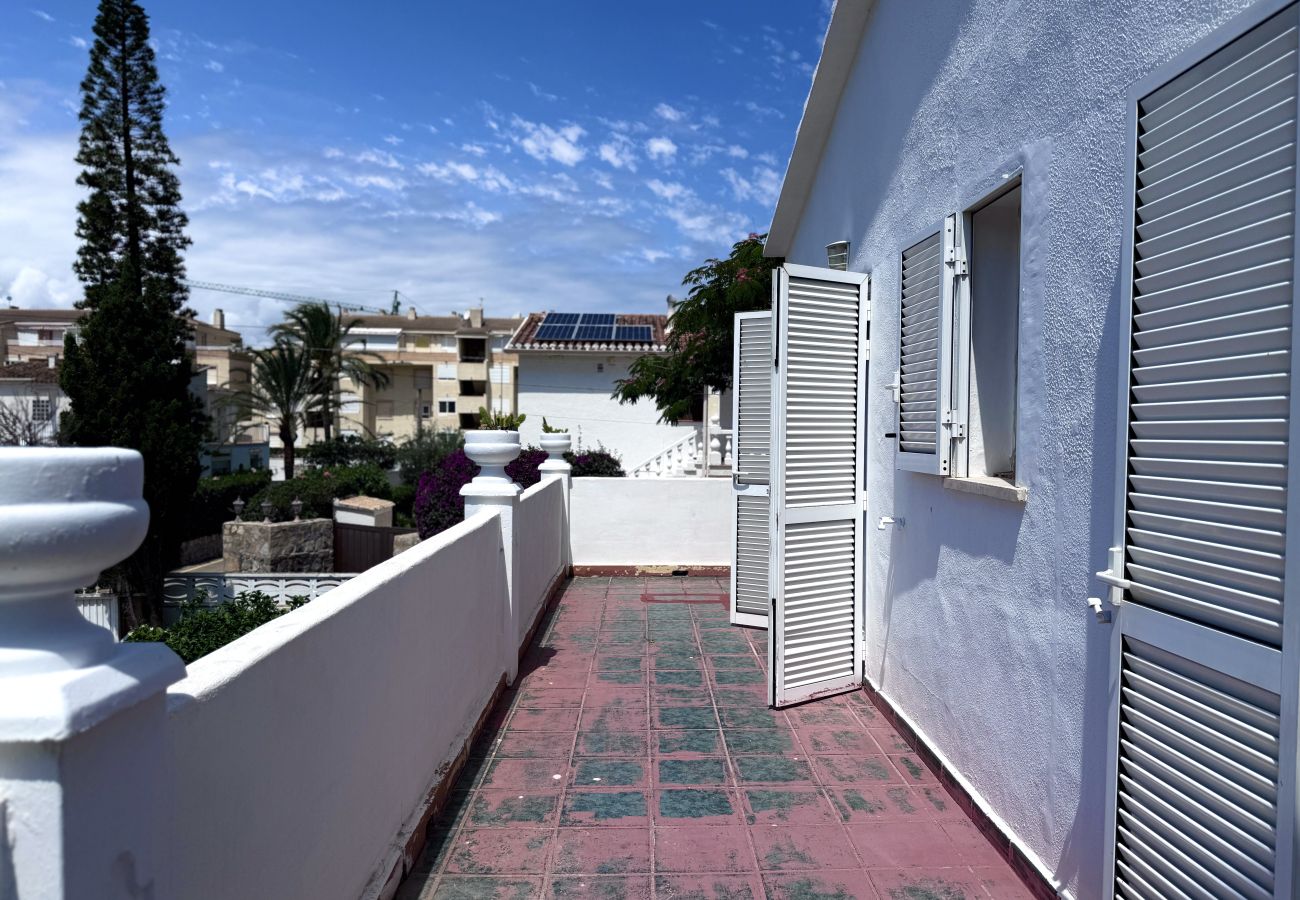 Chalet en Denia - Beachfront Paradise By Gloove